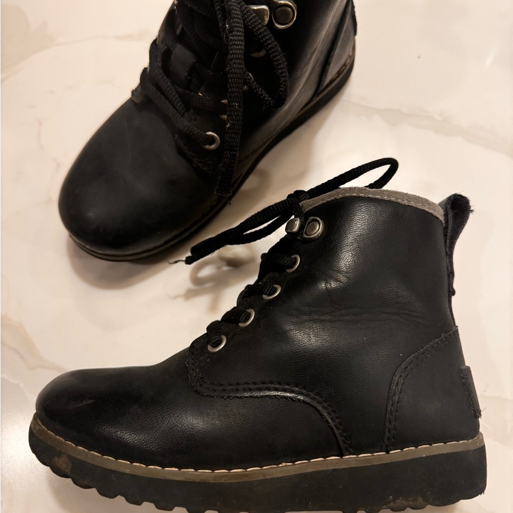 UGG boys boots size 11